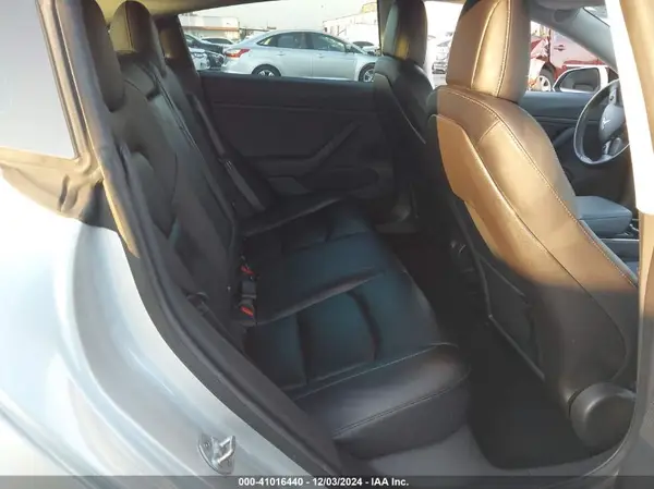 5YJ3E1EAXJF036285 2018 TESLA MODEL 3 - Image 8