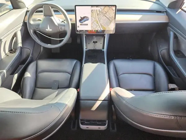5YJ3E1EAXJF037100 2018 TESLA MODEL 3 - Image 8