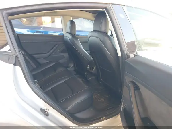 5YJ3E1EAXJF037324 2018 TESLA MODEL 3 - Image 8
