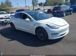 5YJ3E1EAXJF040286 2018 TESLA MODEL 3