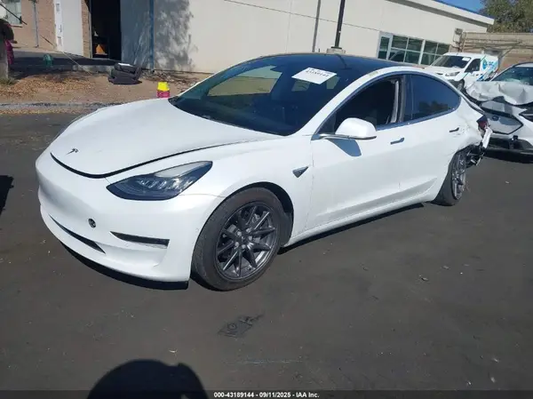 5YJ3E1EAXJF040286 2018 TESLA MODEL 3 - Image 2