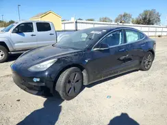 5YJ3E1EAXJF040658 2018 TESLA MODEL 3