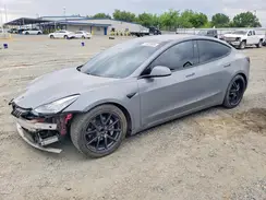 5YJ3E1EAXJF041101 2018 TESLA MODEL 3