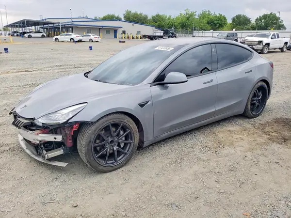 5YJ3E1EAXJF041101 2018 TESLA MODEL 3