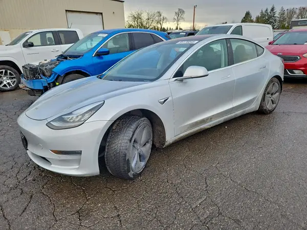 5YJ3E1EAXJF041857 2018 TESLA MODEL 3