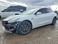 5YJ3E1EAXJF042152 2018 TESLA MODEL 3