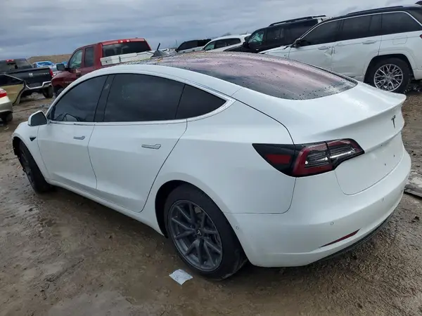 5YJ3E1EAXJF042152 2018 TESLA MODEL 3 - Image 2
