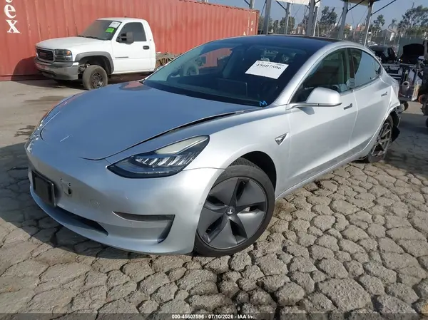 5YJ3E1EAXJF044015 2018 TESLA MODEL 3 - Image 2