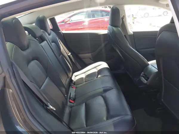 5YJ3E1EAXJF045309 2018 TESLA MODEL 3 - Image 8