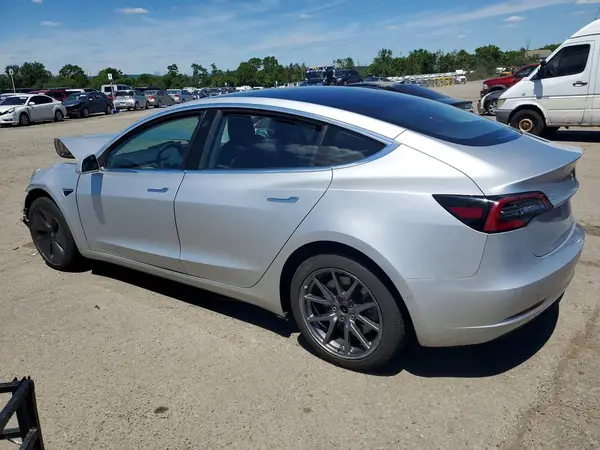 5YJ3E1EAXJF045973 2018 TESLA MODEL 3 - Image 2