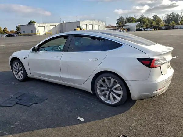 5YJ3E1EAXJF046248 2018 TESLA MODEL 3 - Image 2