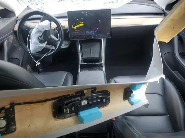 5YJ3E1EAXJF046556 2018 TESLA MODEL 3 - Image 8