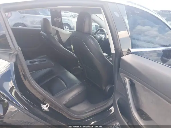 5YJ3E1EAXJF046895 2018 TESLA MODEL 3 - Image 8