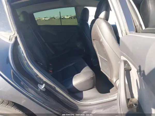 5YJ3E1EAXJF047898 2018 TESLA MODEL 3 - Image 8