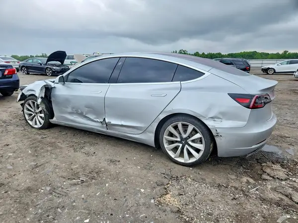 5YJ3E1EAXJF048341 2018 TESLA MODEL 3 - Image 2