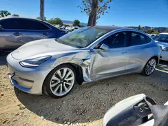 5YJ3E1EAXJF048551 2018 TESLA MODEL 3