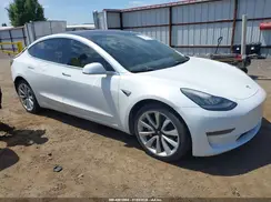 5YJ3E1EAXJF053717 2018 TESLA MODEL 3