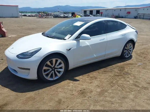 5YJ3E1EAXJF053717 2018 TESLA MODEL 3 - Image 2