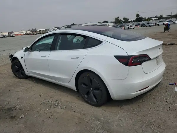 5YJ3E1EAXJF057704 2018 TESLA MODEL 3 - Image 2