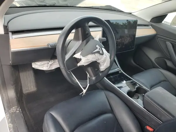 5YJ3E1EAXJF057704 2018 TESLA MODEL 3 - Image 8