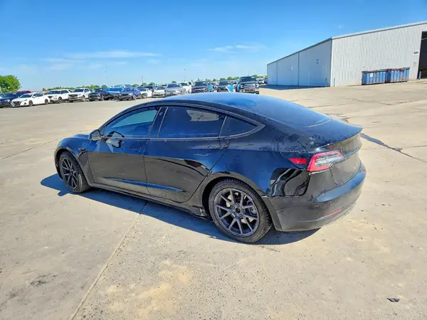 5YJ3E1EAXJF057783 2018 TESLA MODEL 3 - Image 2