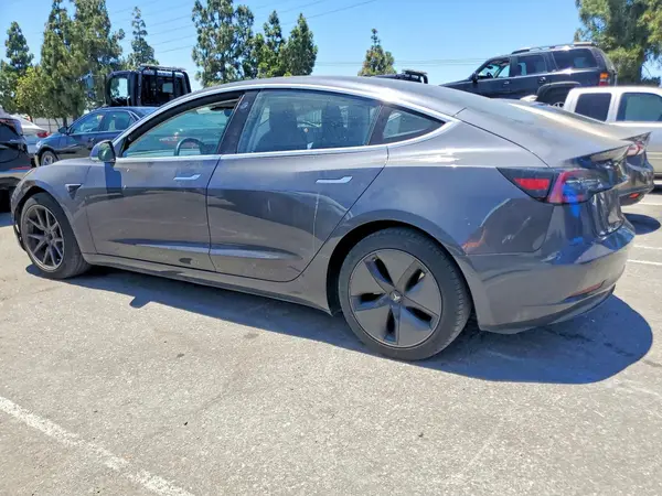 5YJ3E1EAXJF059176 2018 TESLA MODEL 3 - Image 2