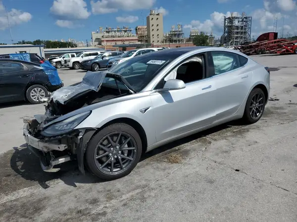 5YJ3E1EAXJF061283 2018 TESLA MODEL 3 - Image 1