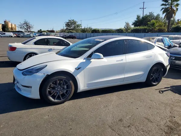 5YJ3E1EAXJF069951 2018 TESLA MODEL 3 - Image 1