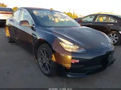 5YJ3E1EAXJF070985 2018 TESLA MODEL 3