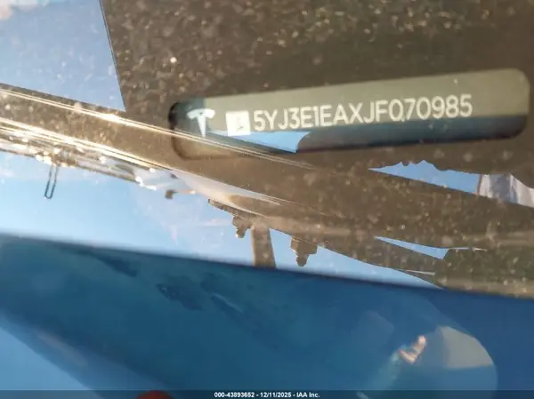 5YJ3E1EAXJF070985 2018 TESLA MODEL 3 - Image 8