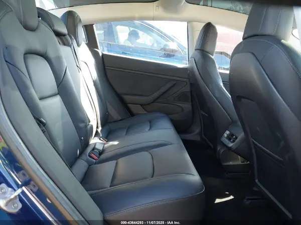 5YJ3E1EAXJF076642 2018 TESLA MODEL 3 - Image 8