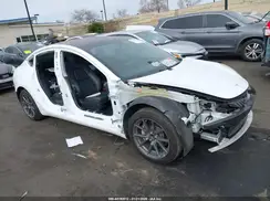 5YJ3E1EAXJF076866 2018 TESLA MODEL 3