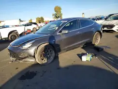 5YJ3E1EAXJF077483 2018 TESLA MODEL 3