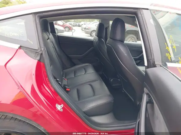 5YJ3E1EAXJF095742 2018 TESLA MODEL 3 - Image 8