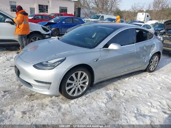 5YJ3E1EAXJF095823 2018 TESLA MODEL 3 - Image 2