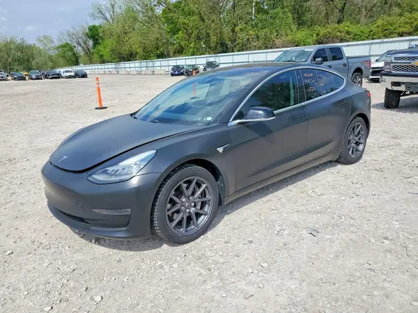 5YJ3E1EAXJF098379 2018 TESLA MODEL 3 - Image 1