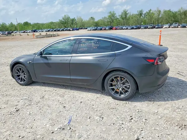 5YJ3E1EAXJF098379 2018 TESLA MODEL 3 - Image 2