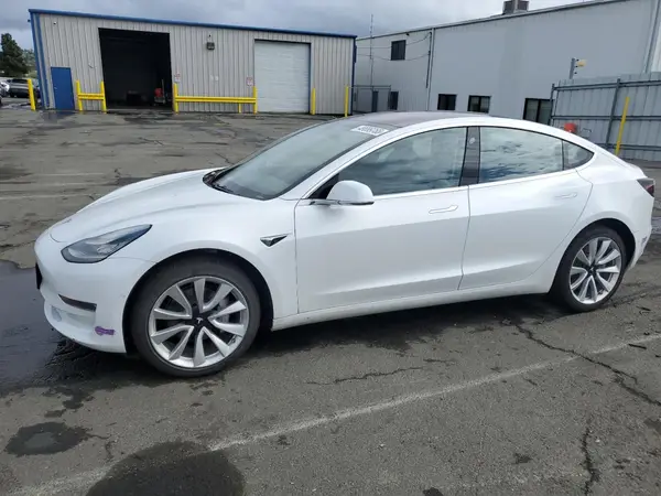 5YJ3E1EAXJF108862 2018 TESLA MODEL 3 - Image 1
