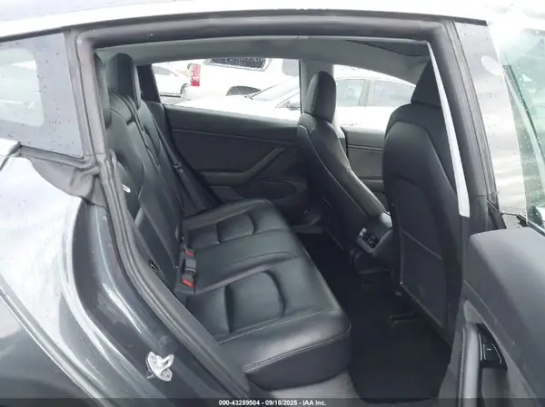 5YJ3E1EAXJF116282 2018 TESLA MODEL 3 - Image 8