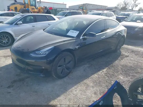 5YJ3E1EAXJF122860 2018 TESLA MODEL 3 - Image 2