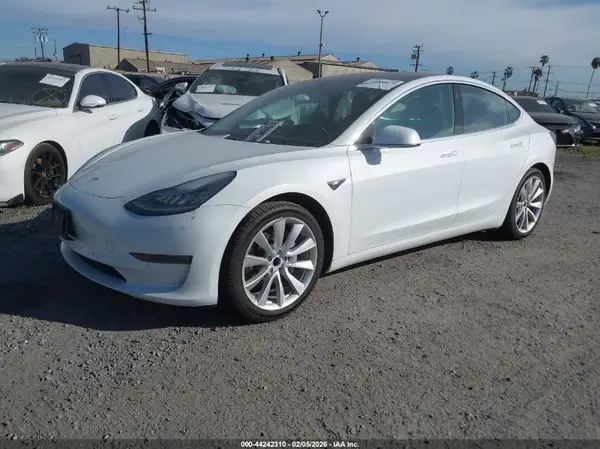 5YJ3E1EAXJF126472 2018 TESLA MODEL 3 - Image 2