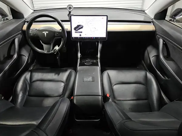 5YJ3E1EAXJF151758 2018 TESLA MODEL 3 - Image 8