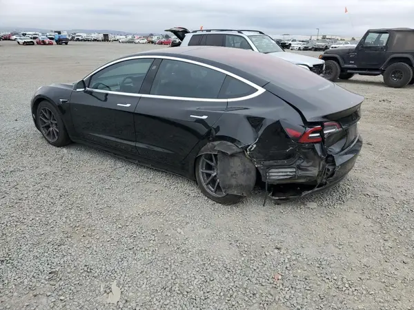 5YJ3E1EAXJF157270 2018 TESLA MODEL 3 - Image 2