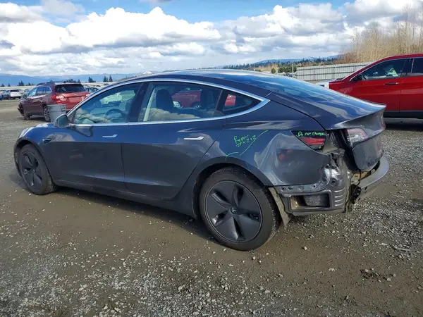 5YJ3E1EAXJF157866 2018 TESLA MODEL 3 - Image 2