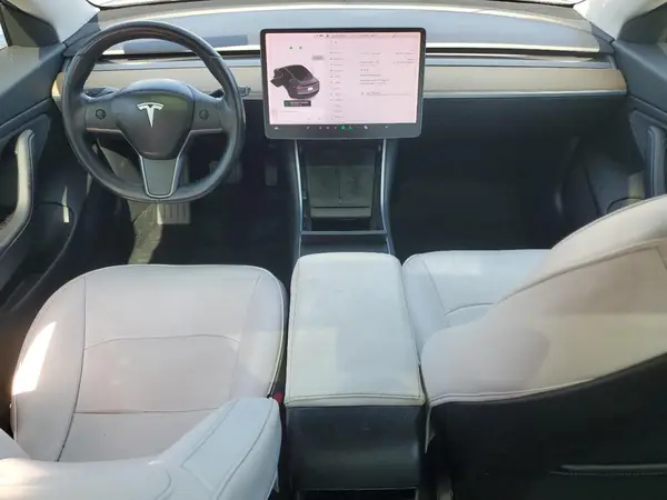 5YJ3E1EAXJF157916 2018 TESLA MODEL 3 - Image 8
