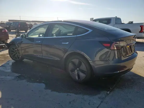 5YJ3E1EAXJF158046 2018 TESLA MODEL 3 - Image 2
