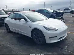 5YJ3E1EAXJF161982 2018 TESLA MODEL 3