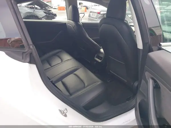 5YJ3E1EAXJF161982 2018 TESLA MODEL 3 - Image 8
