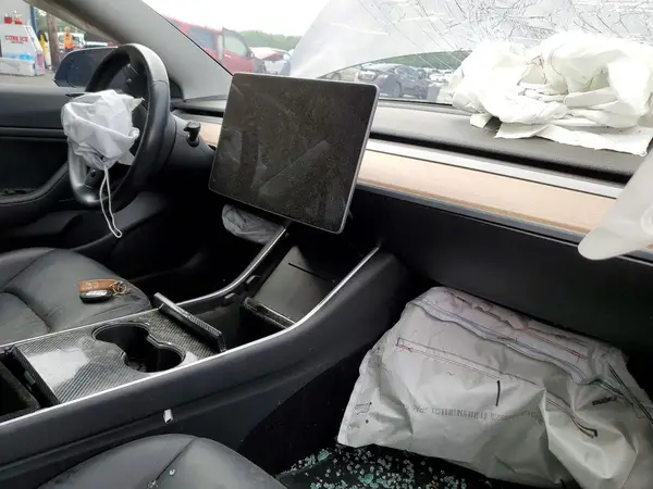 5YJ3E1EAXJF163215 2018 TESLA MODEL 3 - Image 8