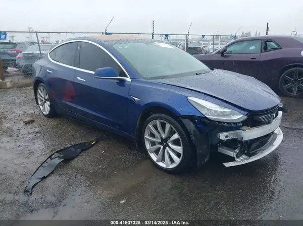5YJ3E1EAXJF164431 2018 TESLA MODEL 3 - Image 1